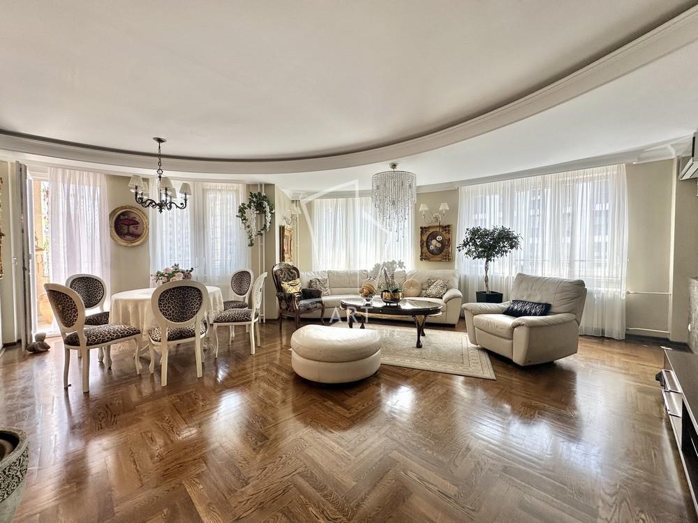 Stan na prodaju u Beogradu, Vračar, cetvorosoban, 130m2, cena 559000 evra