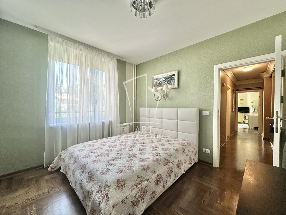 Stan na prodaju u Beogradu, Vračar, cetvorosoban, 130m2, cena 585000 evra