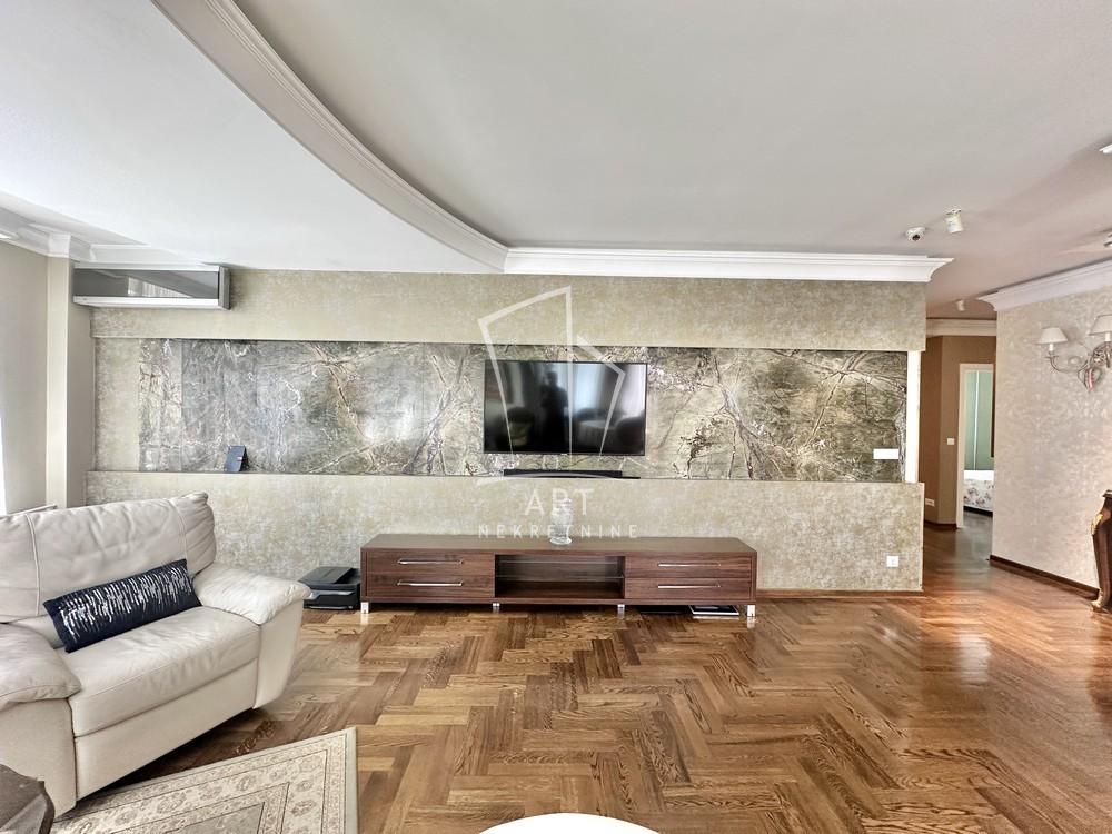 Stan na prodaju u Beogradu, Vračar, cetvorosoban, 130m2, cena 585000 evra