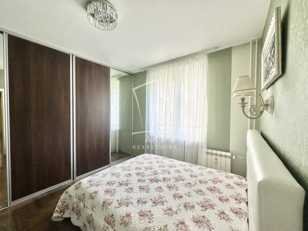 Stan na prodaju u Beogradu, Vračar, cetvorosoban, 130m2, cena 585000 evra