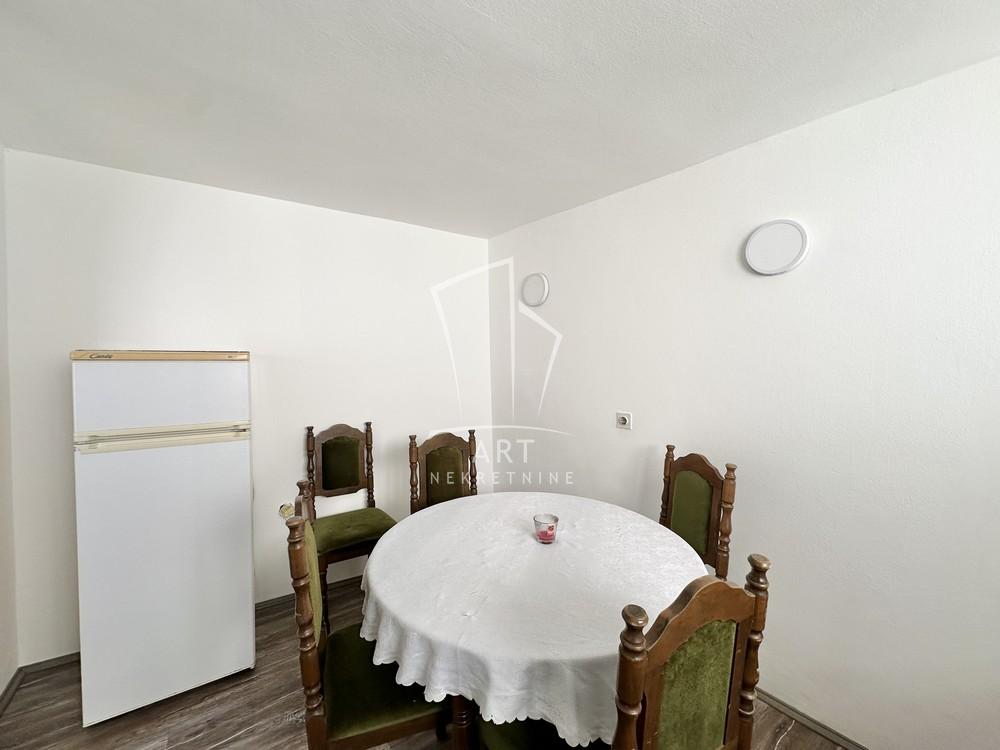 Stan na prodaju u Beogradu, Činovnička kolonija, trosoban, 50m2, cena 120000 evra