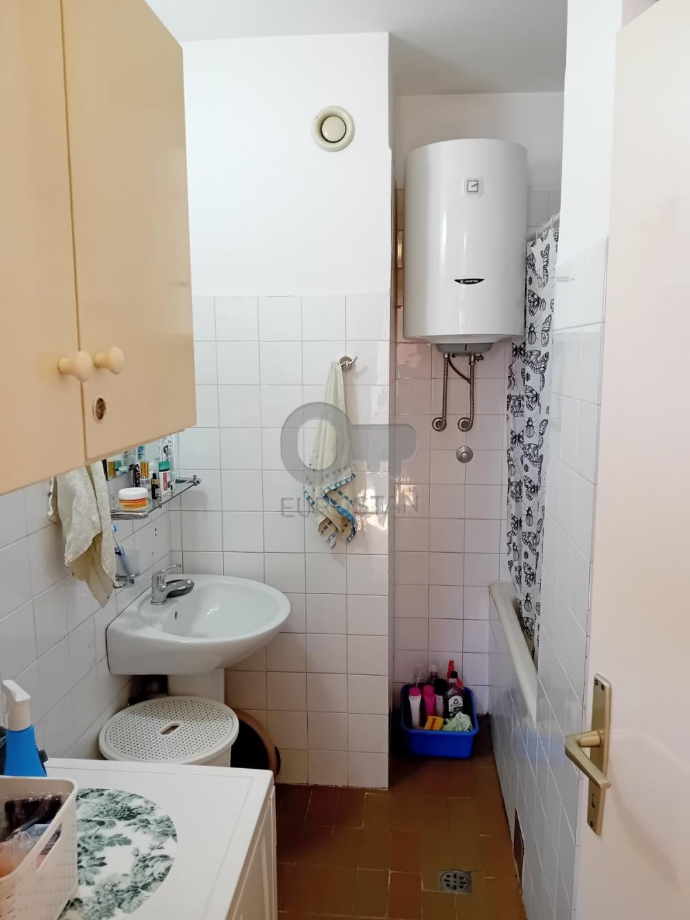 Stan na prodaju u Beogradu, Savski venac, jednoiposoban, 53m2, cena 180000 evra