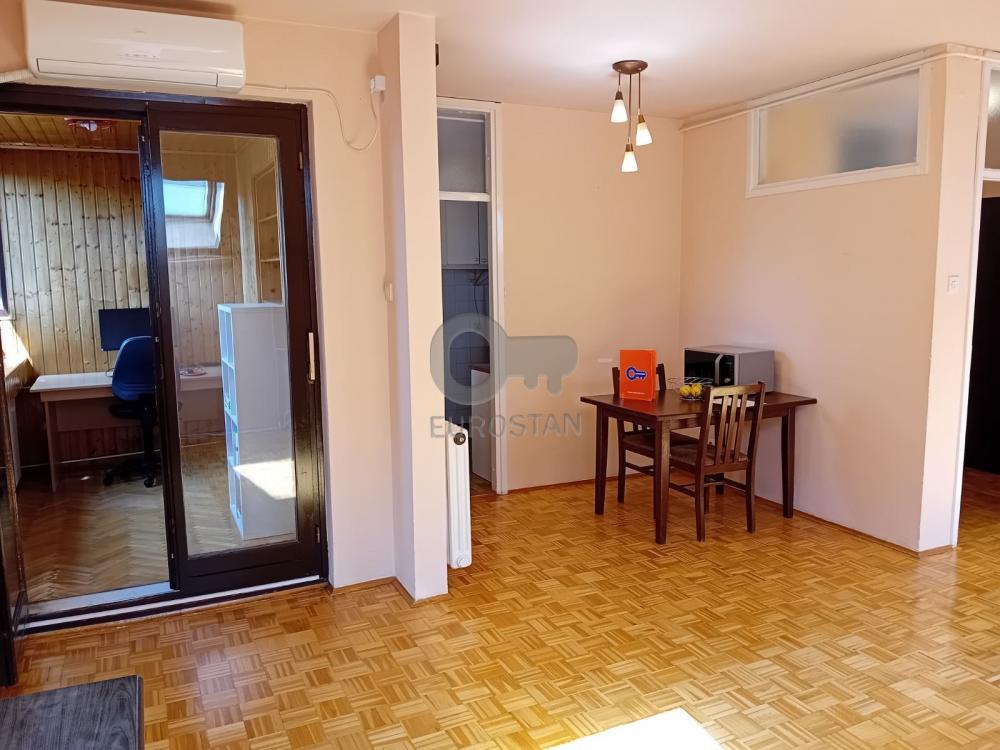 Stan na prodaju u Beogradu, Savski venac, jednoiposoban, 53m2, cena 180000 evra