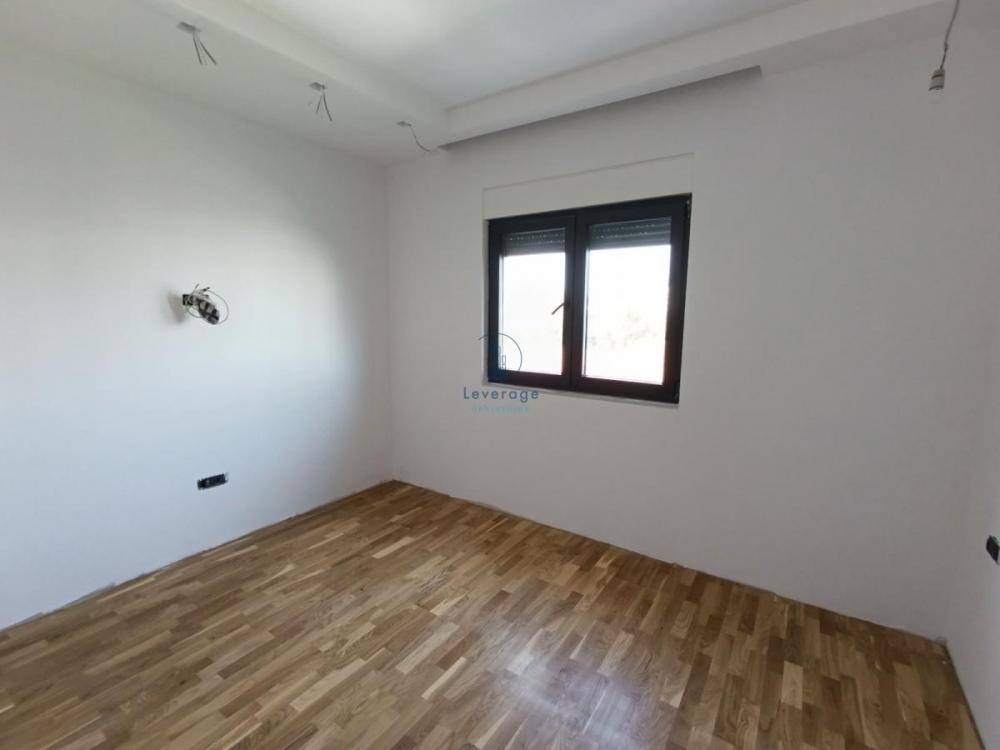 Stan na prodaju u Beogradu, trosoban, 70m2, cena 100000 evra