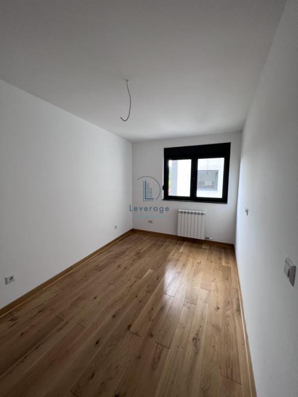 Stan na prodaju u Beogradu, Autokomanda, trosoban, 87m2, cena 234900 evra