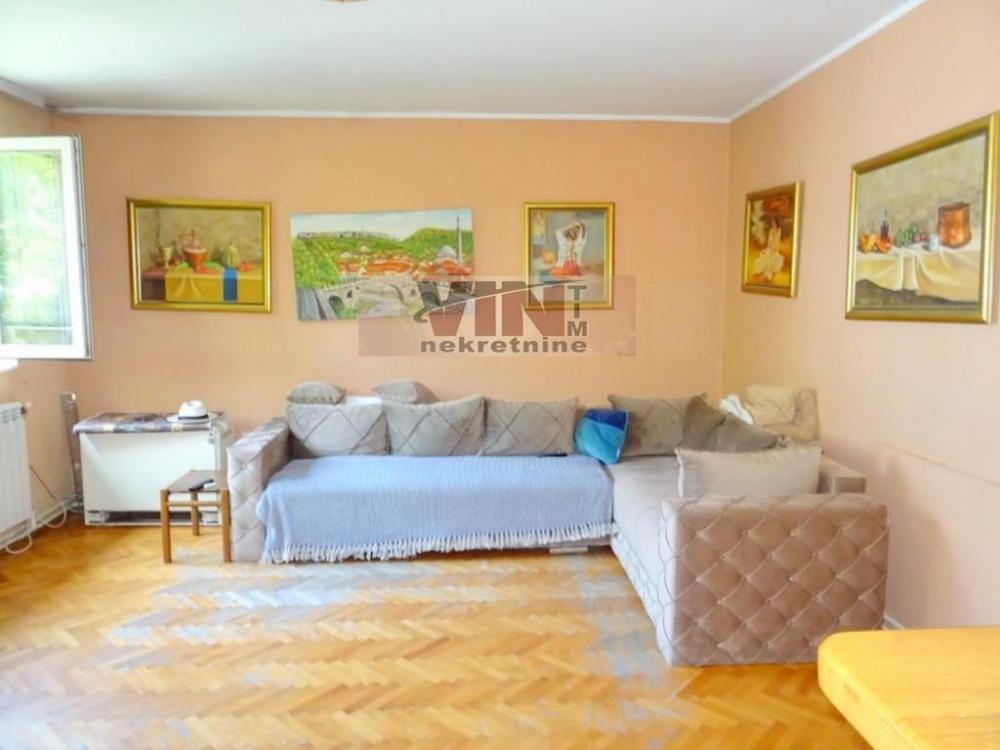 Stan na prodaju u Beogradu, Karaburma, trosoban, 71m2, cena 149000 evra