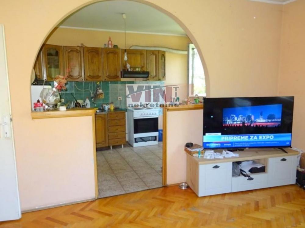 Stan na prodaju u Beogradu, Karaburma, trosoban, 71m2, cena 145000 evra