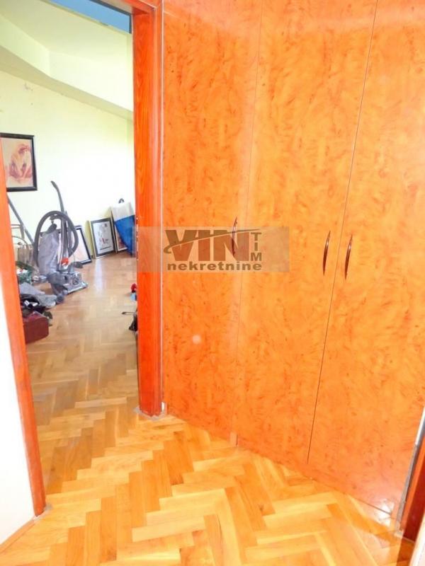 Stan na prodaju u Beogradu, Karaburma, trosoban, 71m2, cena 145000 evra