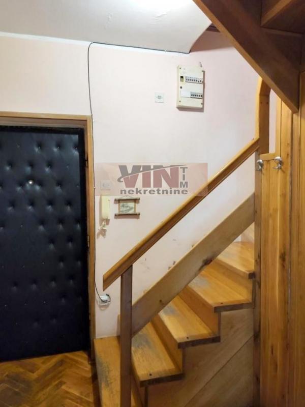 Stan na prodaju u Beogradu, Karaburma, trosoban, 71m2, cena 145000 evra