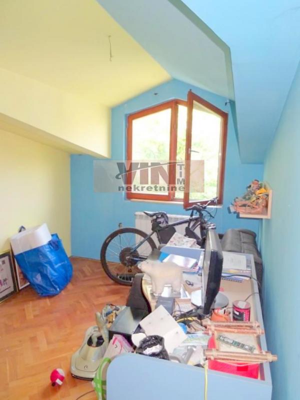 Stan na prodaju u Beogradu, Karaburma, trosoban, 71m2, cena 145000 evra