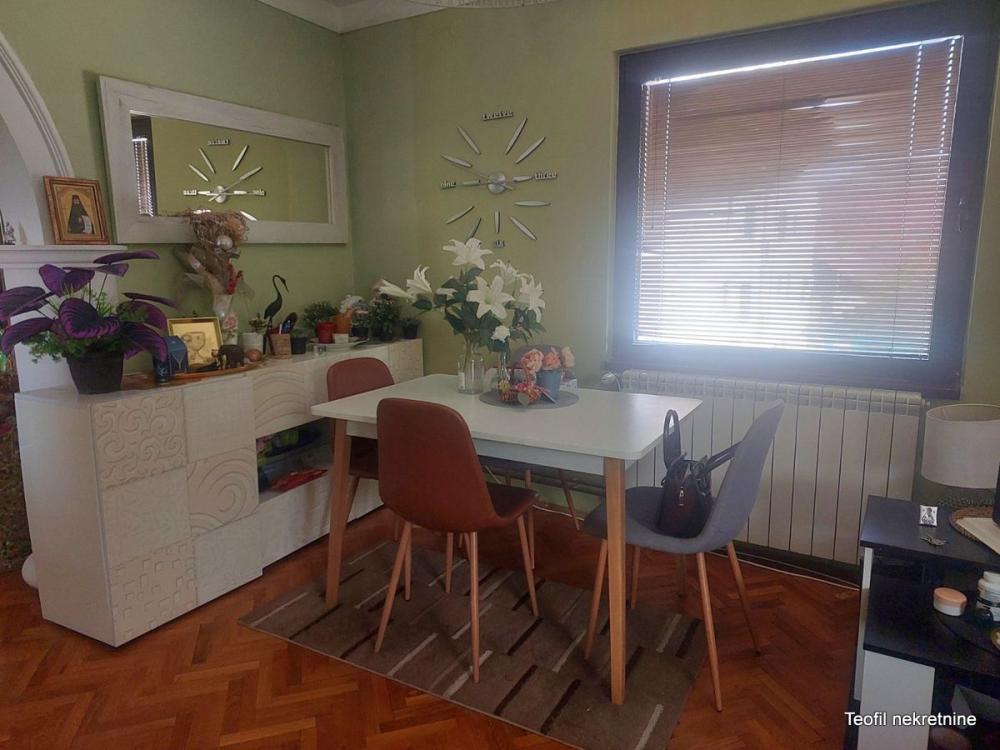 Stan na prodaju u Beogradu, Autokomanda, cetvorosoban, 100m2, cena 240000 evra