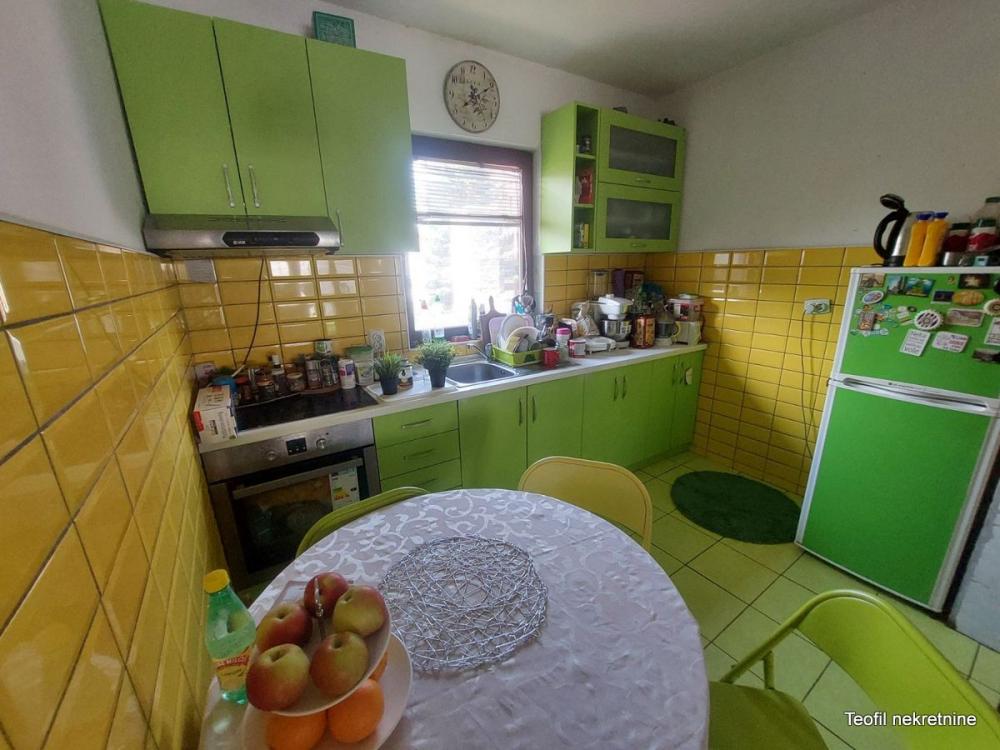 Stan na prodaju u Beogradu, Autokomanda, cetvorosoban, 100m2, cena 240000 evra