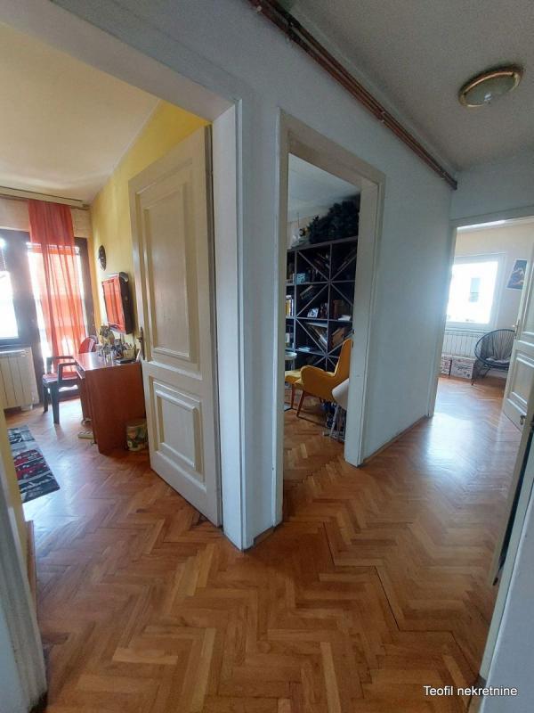 Stan na prodaju u Beogradu, Autokomanda, cetvorosoban, 100m2, cena 240000 evra