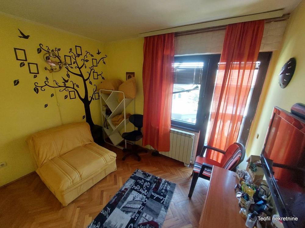 Stan na prodaju u Beogradu, Autokomanda, cetvorosoban, 100m2, cena 240000 evra