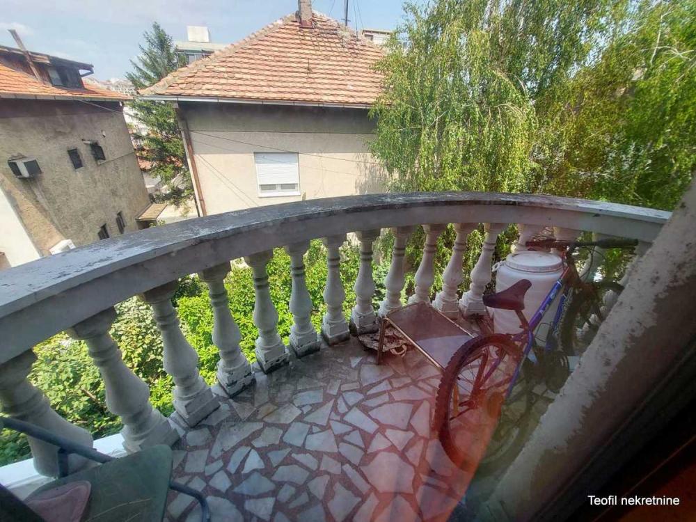 Stan na prodaju u Beogradu, Autokomanda, cetvorosoban, 100m2, cena 240000 evra