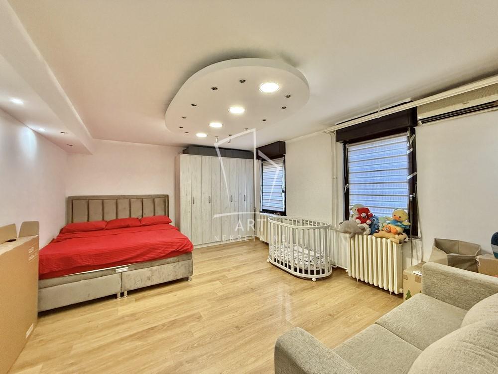 Stan na prodaju u Beogradu, Čukarica, dvoiposoban, 72m2, cena 164000 evra