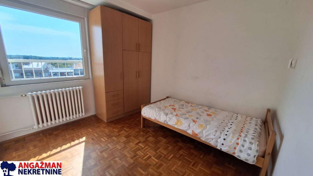 Stan na prodaju u Beogradu, Vojvode Stepe, trosoban, 81m2, cena 215000 evra
