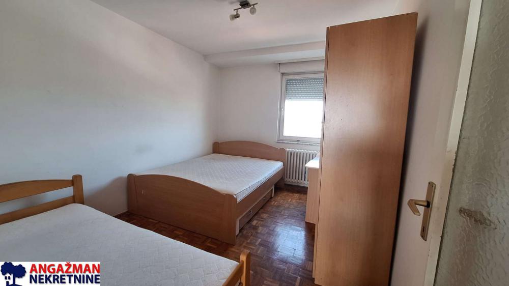 Stan na prodaju u Beogradu, Vojvode Stepe, trosoban, 81m2, cena 215000 evra