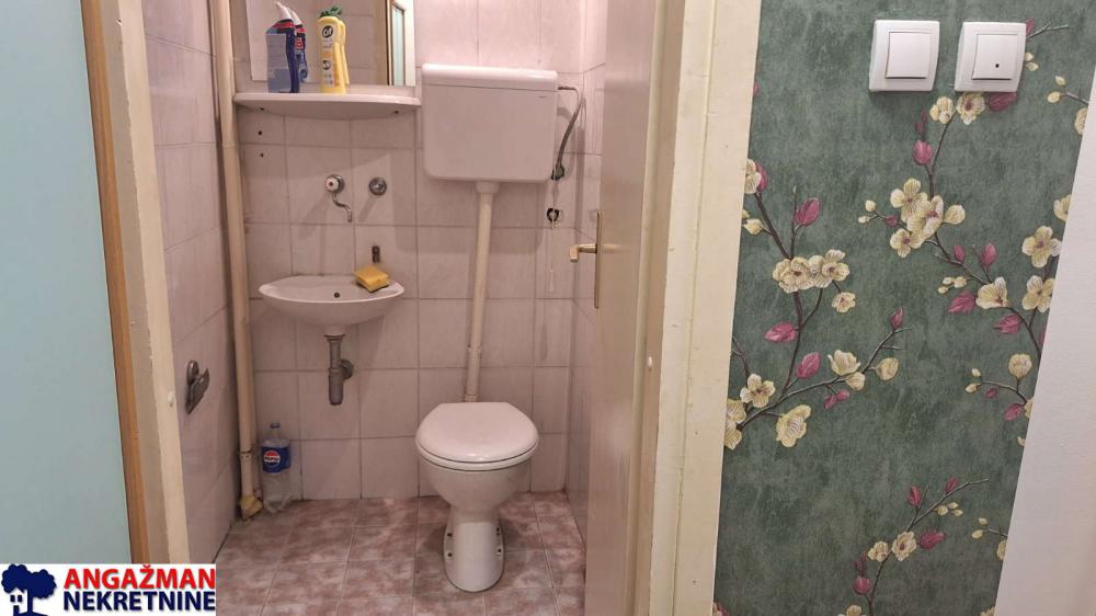 Stan na prodaju u Beogradu, Vojvode Stepe, trosoban, 81m2, cena 215000 evra