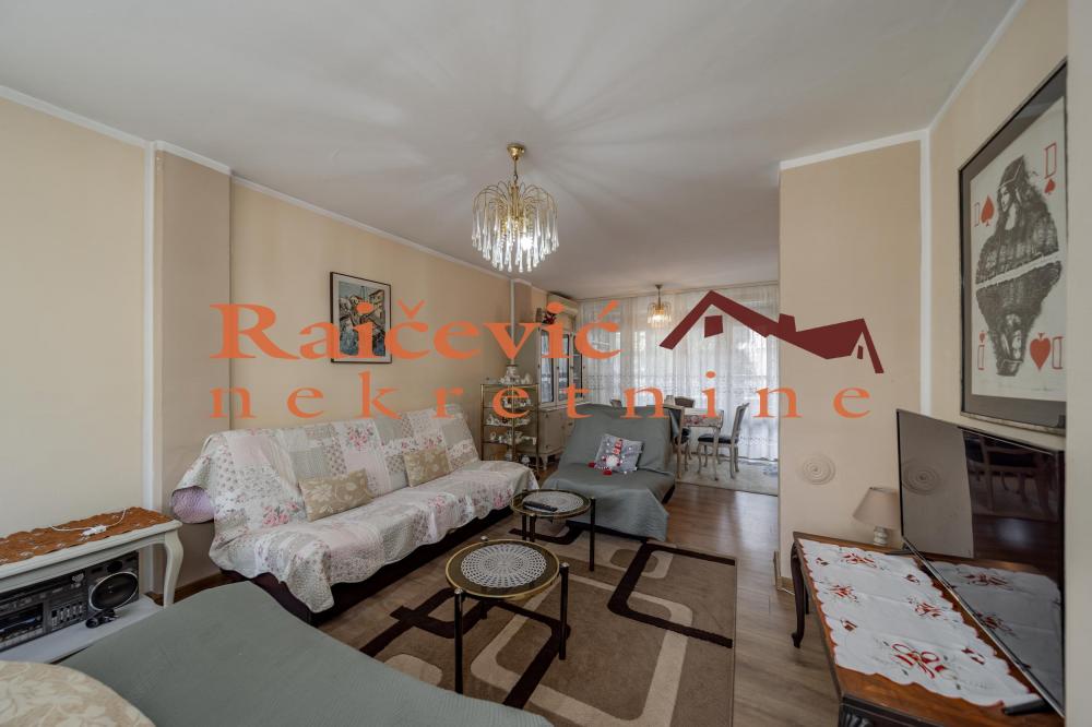 Stan na prodaju u Beogradu, Novi Beograd blok 25 (Arena), trosoban, 84m2, cena 275000 evra