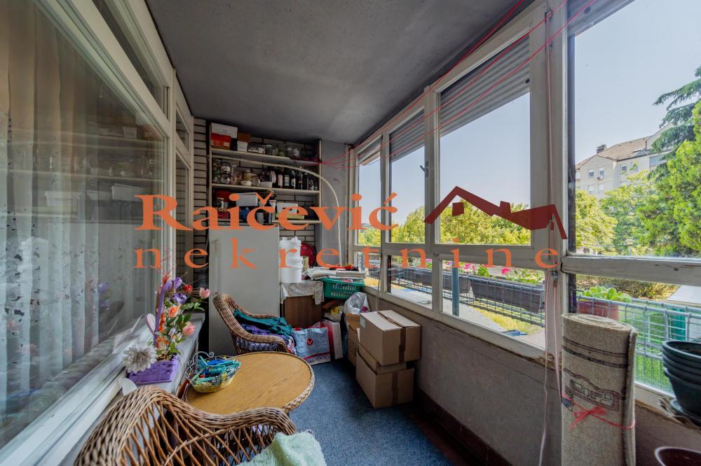 Stan na prodaju u Beogradu, Novi Beograd blok 25 (Arena), trosoban, 84m2, cena 275000 evra