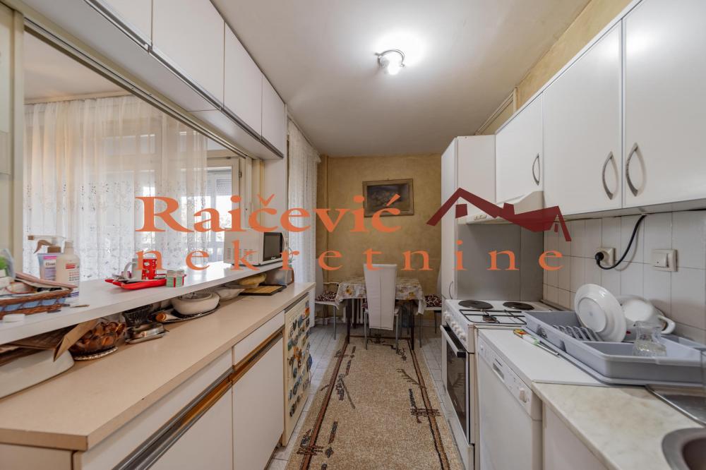 Stan na prodaju u Beogradu, Novi Beograd blok 25 (Arena), trosoban, 84m2, cena 275000 evra