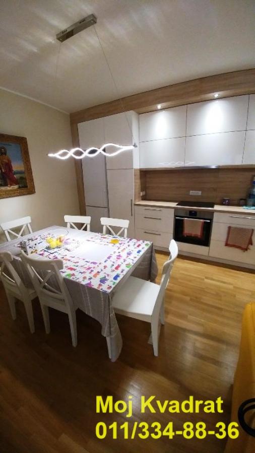 Stan na prodaju u Beogradu, Beograd (centar), trosoban, 85m2, cena 390000 evra