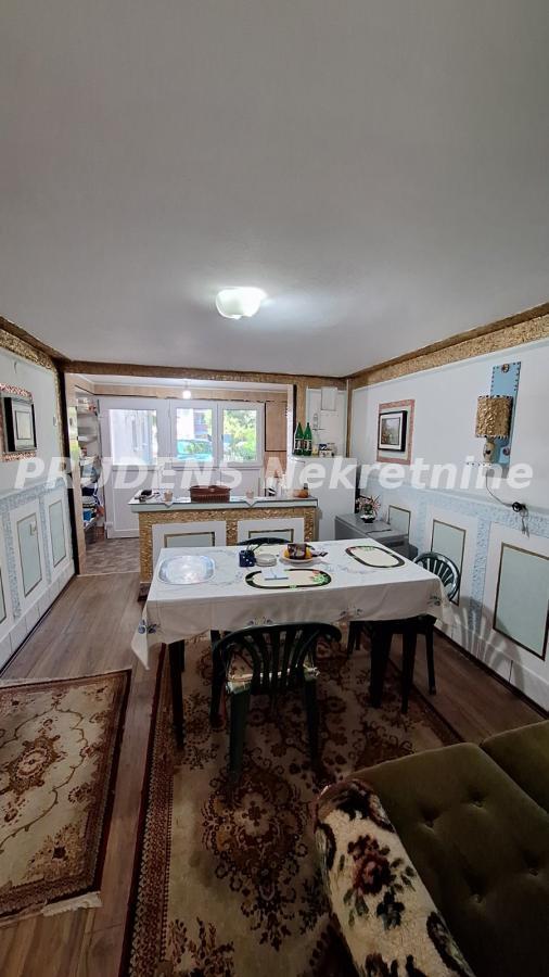 Stan na prodaju u Beogradu, Borča, dvosoban, 51m2, cena 55000 evra