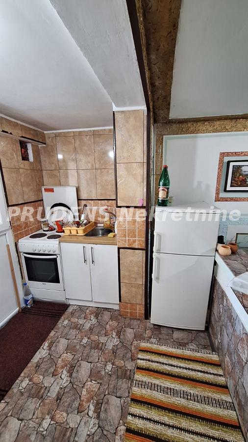 Stan na prodaju u Beogradu, Borča, dvosoban, 51m2, cena 70000 evra