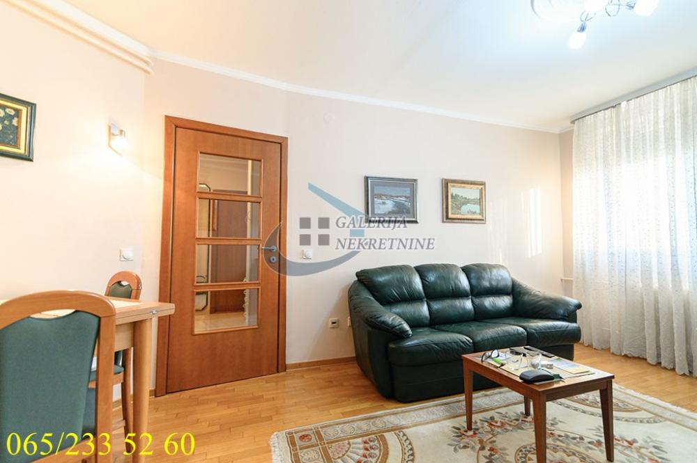 Stan na prodaju u Beogradu, Stari grad, dvoiposoban, 52m2, cena 250000 evra