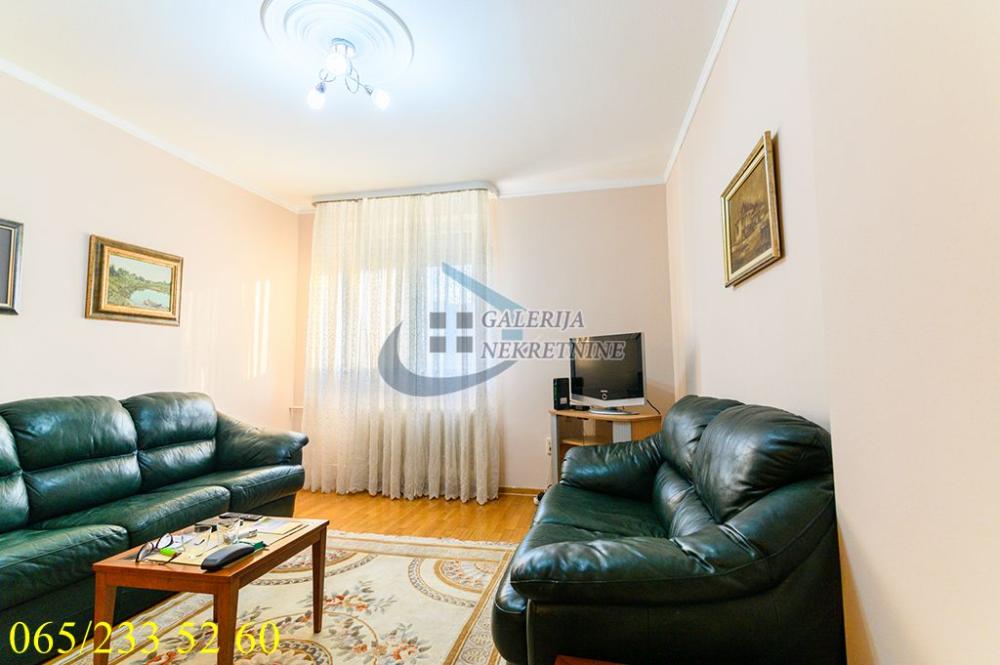 Stan na prodaju u Beogradu, Stari grad, dvoiposoban, 52m2, cena 250000 evra