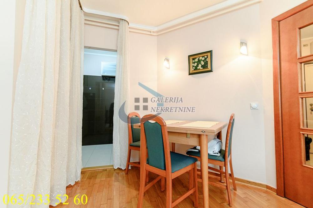 Stan na prodaju u Beogradu, Stari grad, dvoiposoban, 52m2, cena 250000 evra