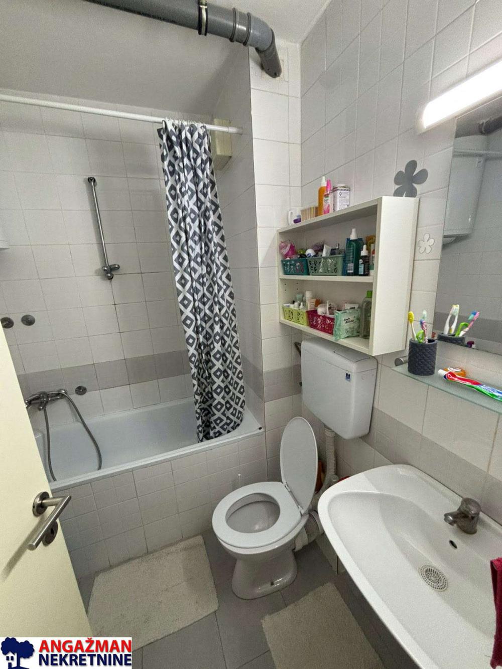 Stan na prodaju u Beogradu, Novi Beograd, dvosoban, 53m2, cena 169600 evra