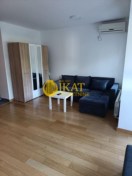 Stan na prodaju u Beogradu, Zemun, jednoiposoban, 38m2, cena 165000 evra