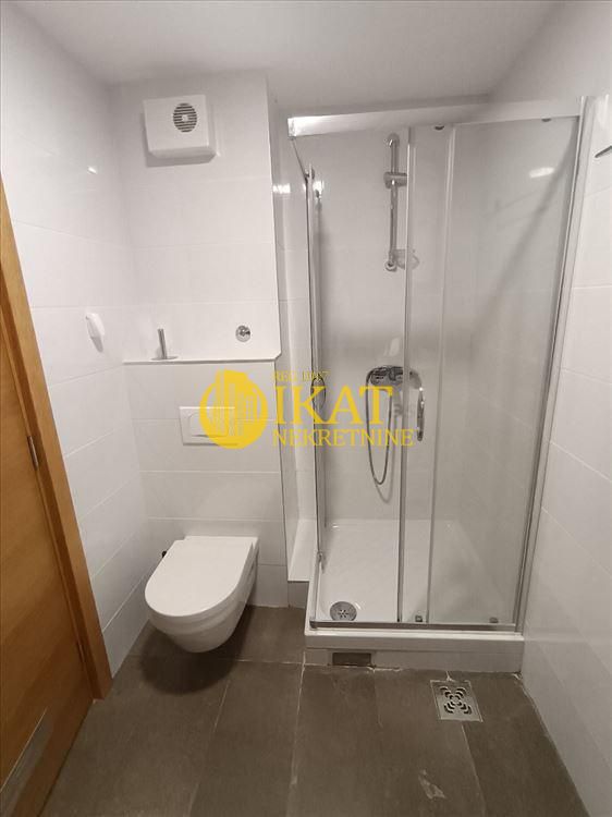 Stan na prodaju u Beogradu, Zemun, jednoiposoban, 38m2, cena 165000 evra