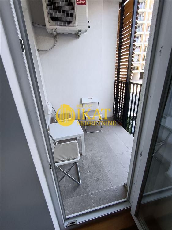 Stan na prodaju u Beogradu, Zemun, jednoiposoban, 38m2, cena 165000 evra