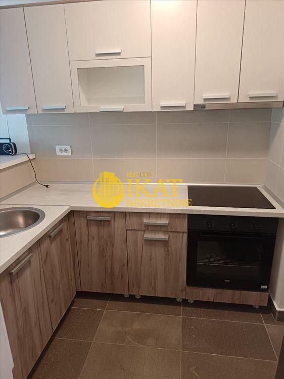 Stan na prodaju u Beogradu, Zemun, jednoiposoban, 38m2, cena 165000 evra
