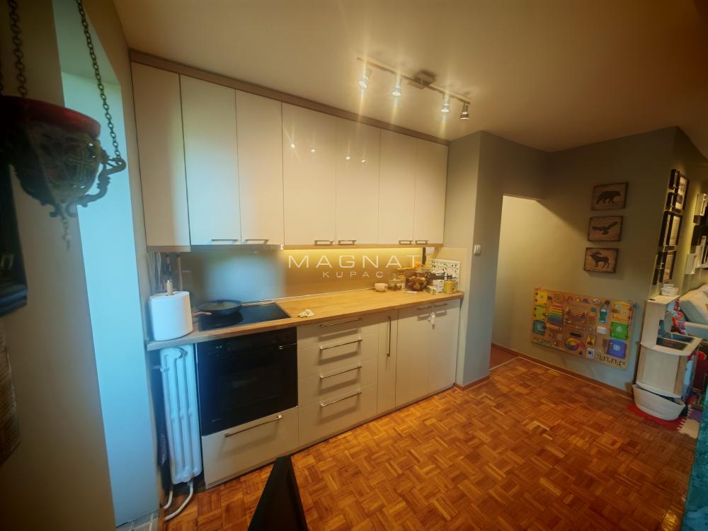 Stan na prodaju u Beogradu, Rakovica, dvoiposoban, 67m2, cena 210000 evra