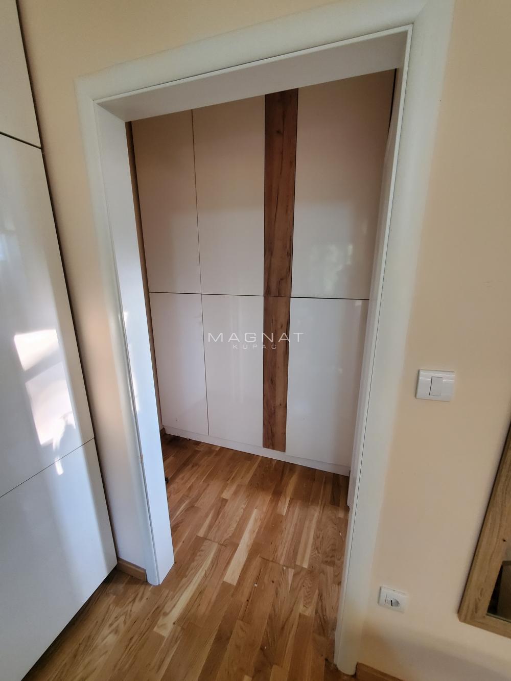 Stan na prodaju u Beogradu, Dedinje, jednosoban, 22m2, cena 109500 evra