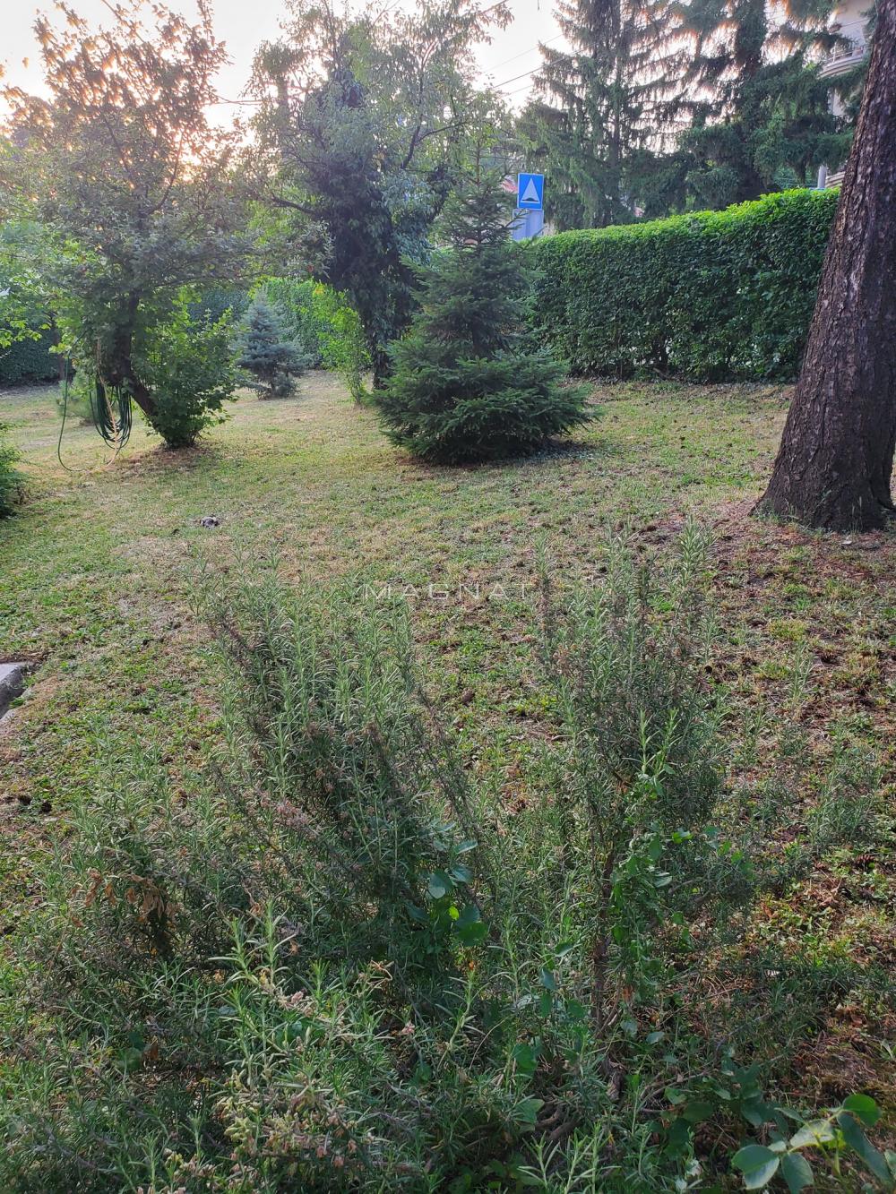 Stan na prodaju u Beogradu, Dedinje, jednosoban, 22m2, cena 109500 evra
