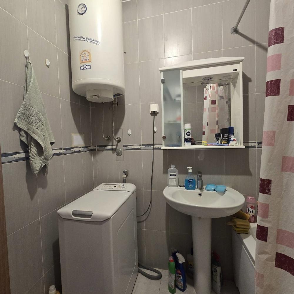 Stan na prodaju u Beogradu, Južni bulevar, dvosoban, 44m2, cena 159990 evra