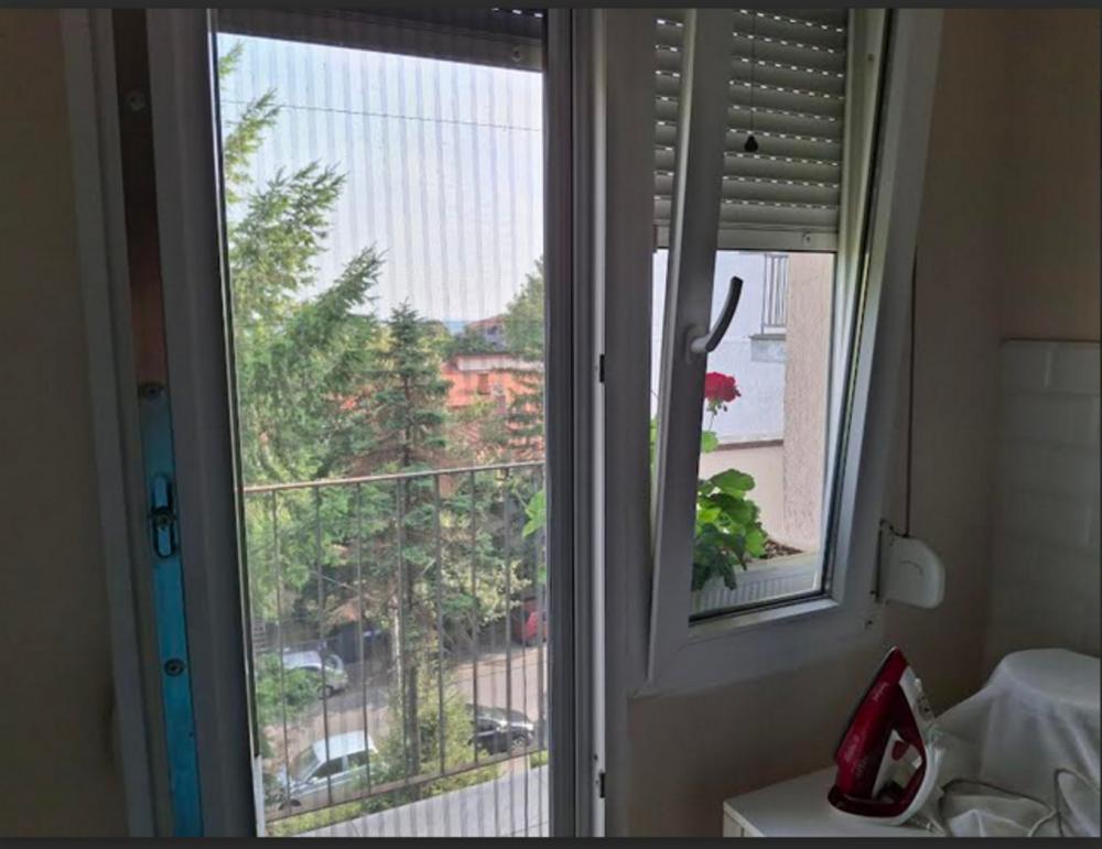 Stan na prodaju u Beogradu, Karaburma, dvosoban, 48m2, cena 169000 evra