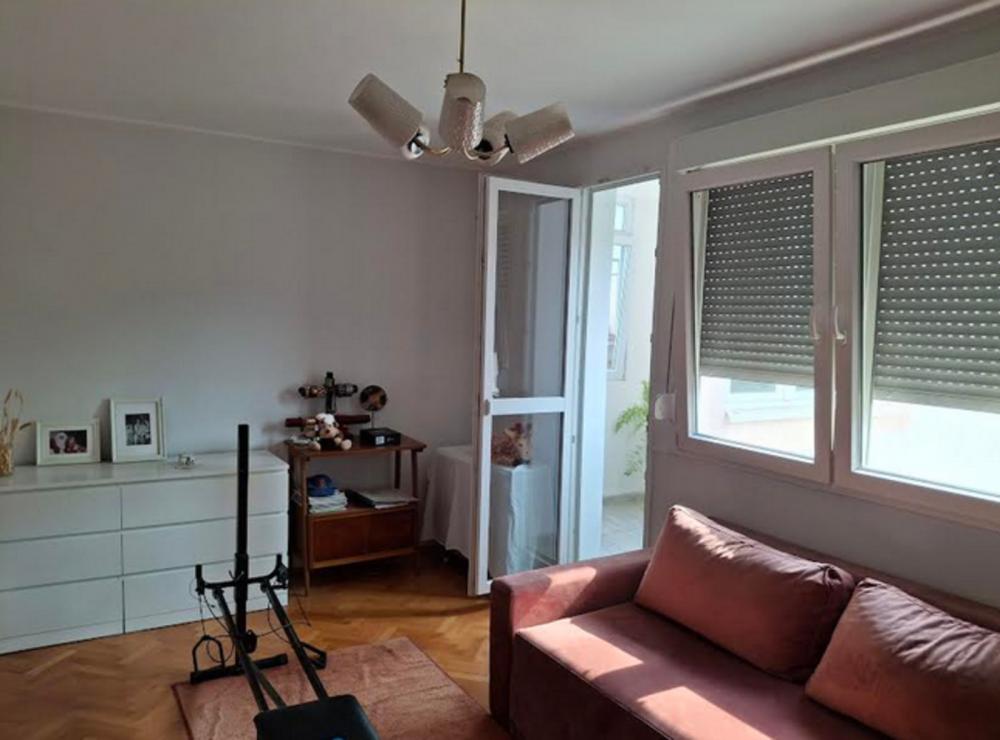 Stan na prodaju u Beogradu, Karaburma, dvosoban, 48m2, cena 169000 evra