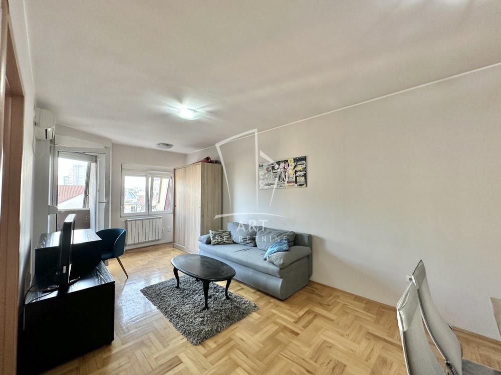 Stan na prodaju u Beogradu, Pašino brdo, dvosoban, 48m2, cena 159900 evra