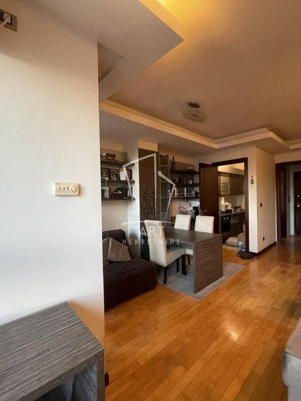 Stan na prodaju u Beogradu, Vukov spomenik, jednosoban, 39m2, cena 156000 evra