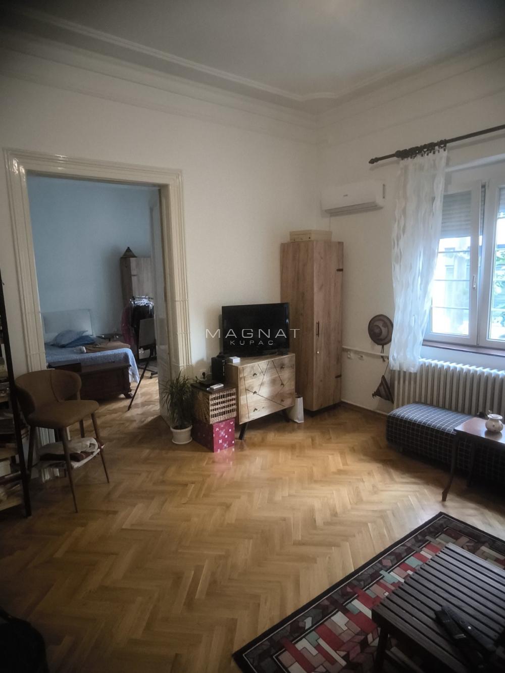 Stan na prodaju u Beogradu, Vračar, trosoban, 66m2, cena 297000 evra