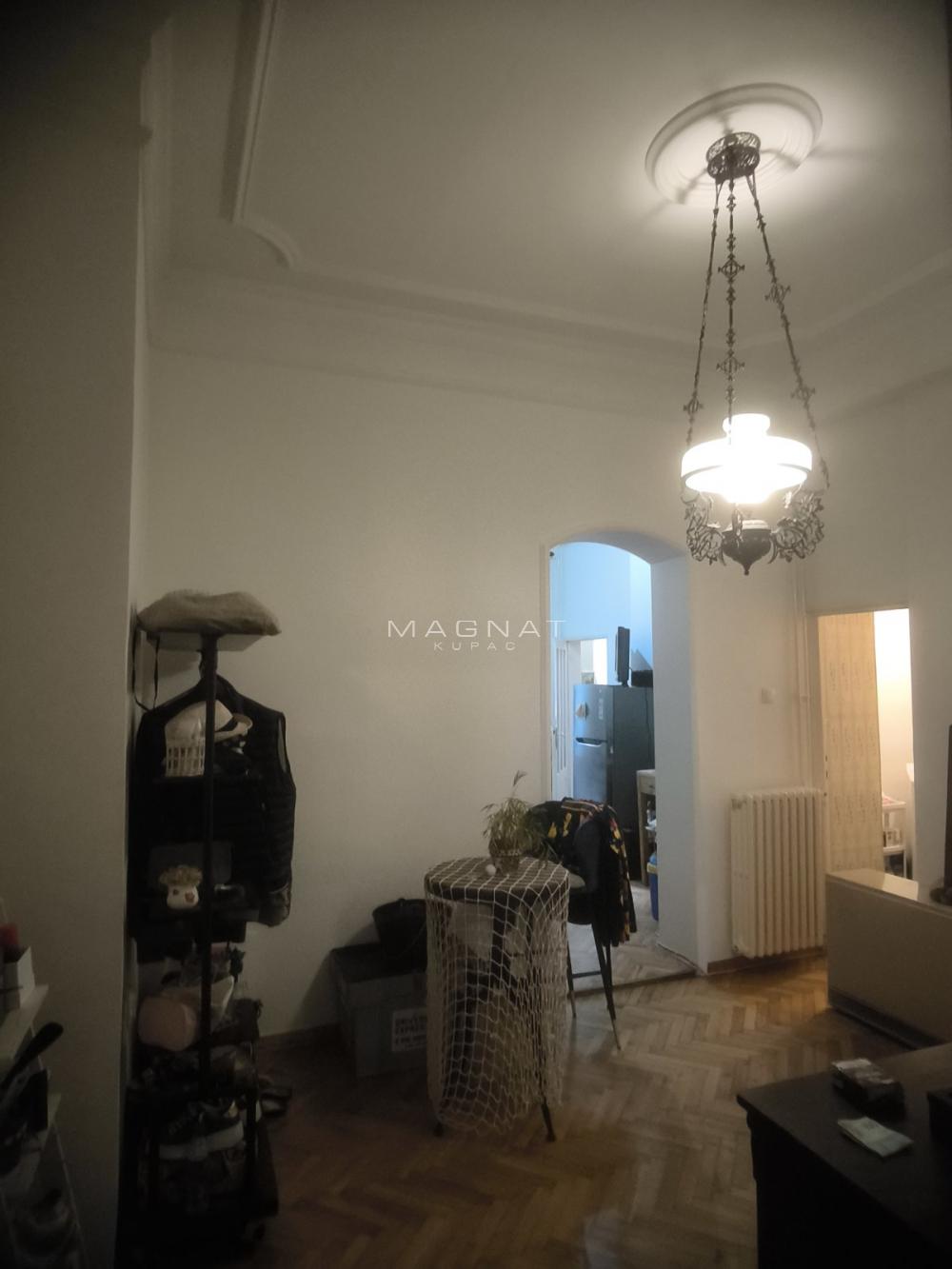 Stan na prodaju u Beogradu, Vračar, trosoban, 66m2, cena 297000 evra