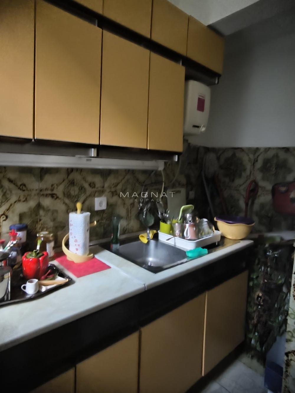 Stan na prodaju u Beogradu, Vračar, trosoban, 66m2, cena 297000 evra