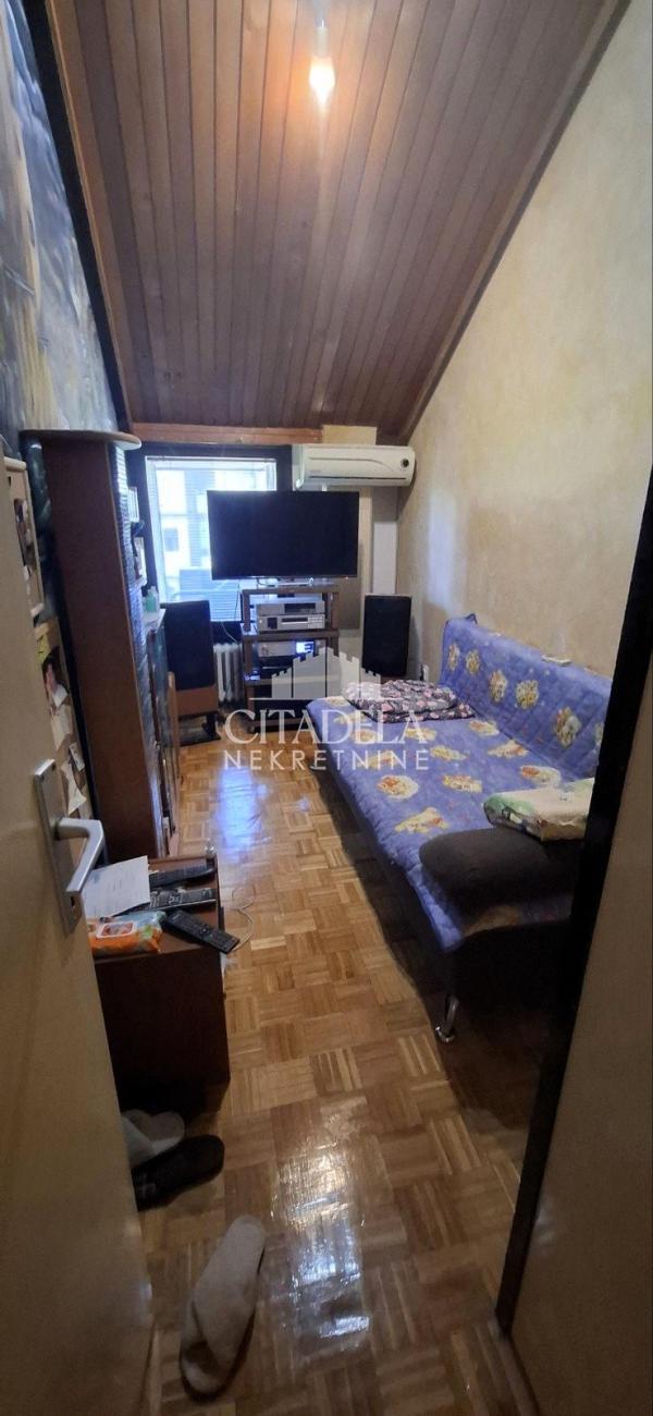 Stan na prodaju u Beogradu, Čukarica, troiposoban, 85m2, cena 220000 evra