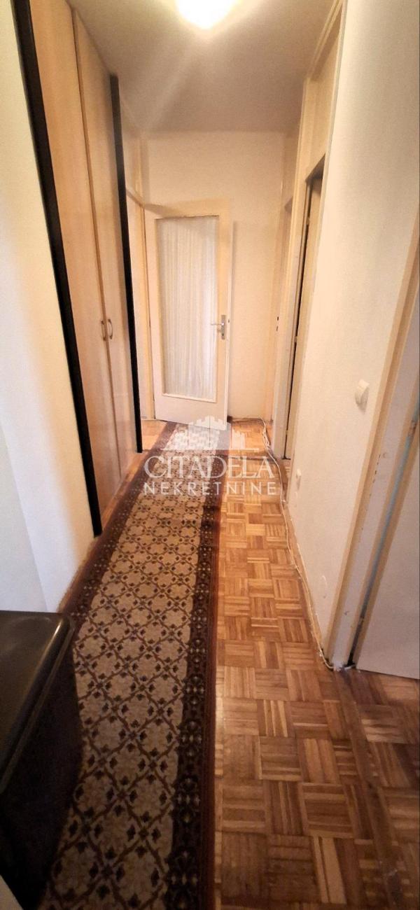Stan na prodaju u Beogradu, Čukarica, troiposoban, 85m2, cena 220000 evra